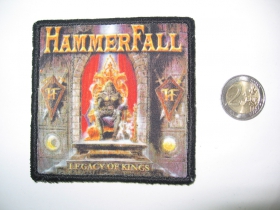 Hammerfall ofsetová nášivka po krajoch obšívaná  cca. 9x9cm